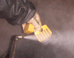 �����ƃG�A�[�𐁂��t���ĉ���𗎂Ƃ�